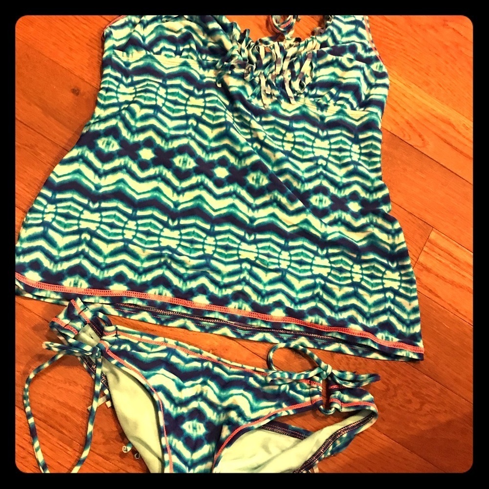 SUPER cute!!! Hobie 2pc bathing suit